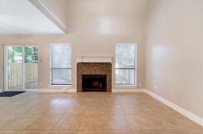 Building Photo - 30 Willowwood Cir