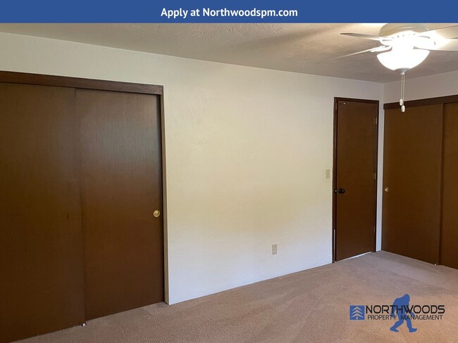 Building Photo - Very Nice 3 Bedroom 2 Bath Home-Located on a Corner Lot