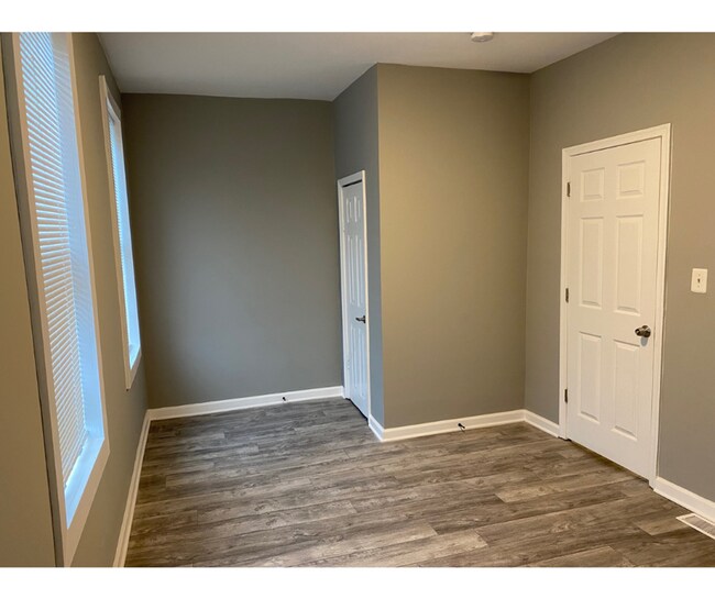 Building Photo - 2922 Grantley Ave