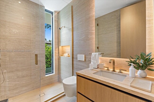 Building Photo - 1510 W 23rd St