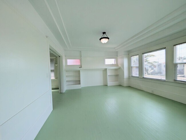 Building Photo - Market St. Duplex