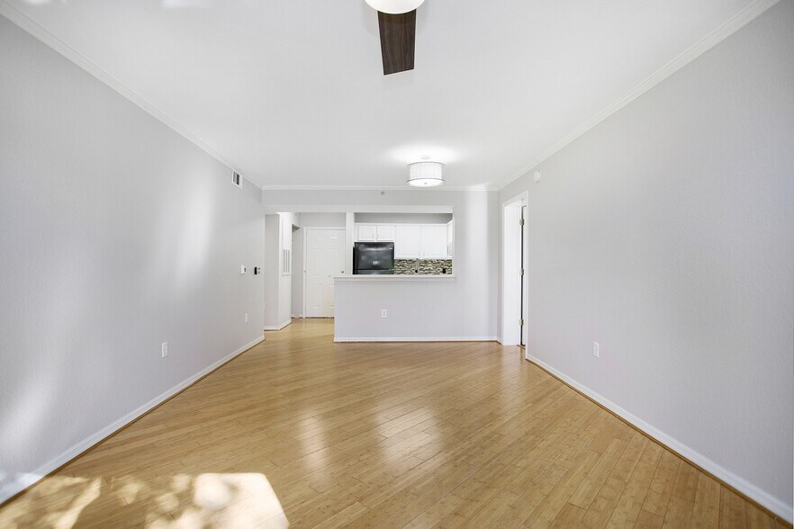 Building Photo - 8271 Key Royal Cir
