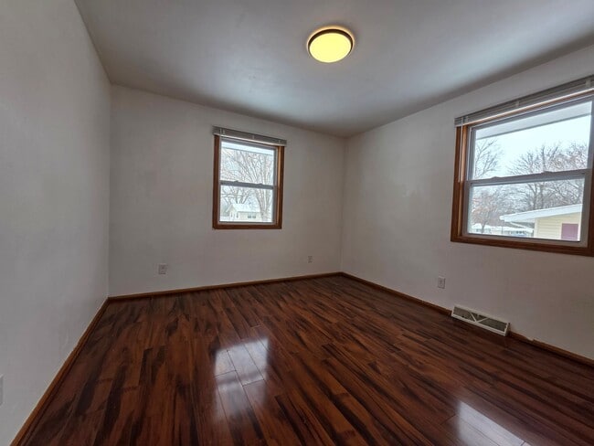 Building Photo - 416 Park Ln