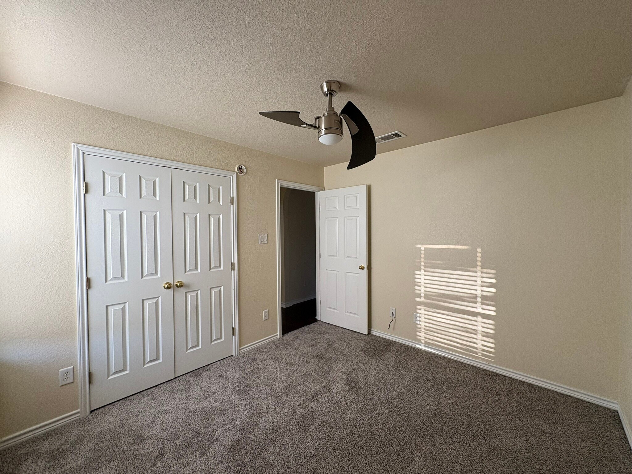 Building Photo - 2508 Isabelle Dr