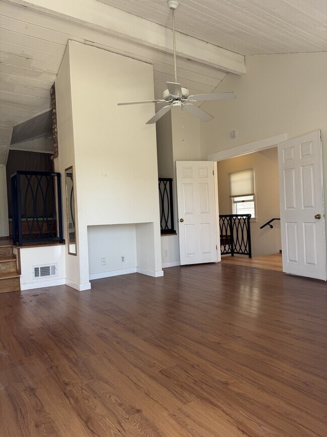 Building Photo - 148 W Magna Vista Ave
