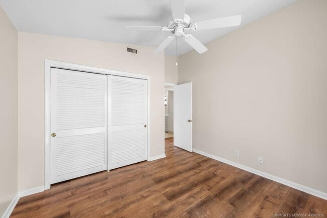 Building Photo - 2386 SW Creekside Dr