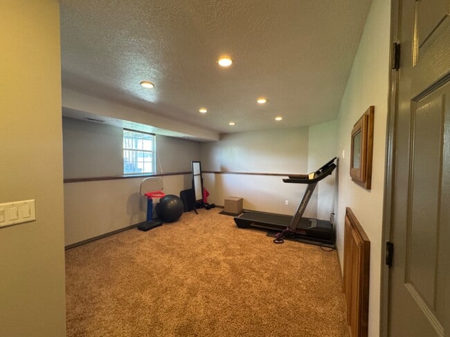 Building Photo - 3261 S 1500 W