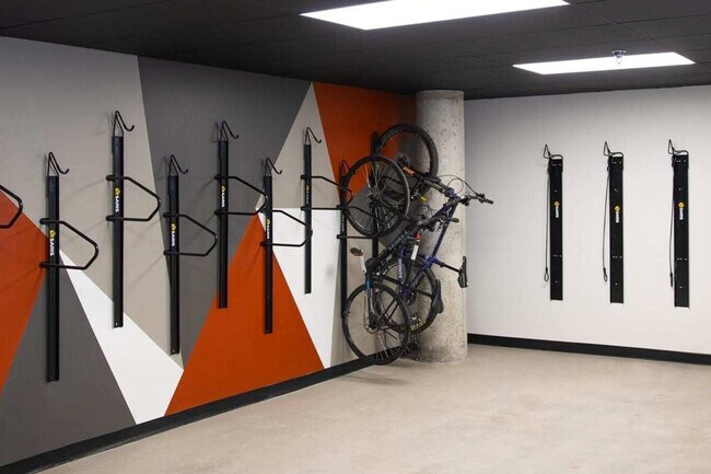 Building Photo - 350 S Jackson St