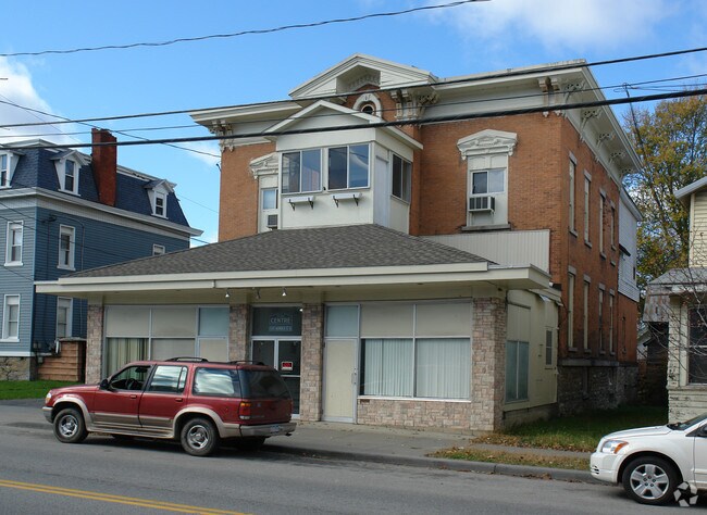 Primary Photo - 16 Main St