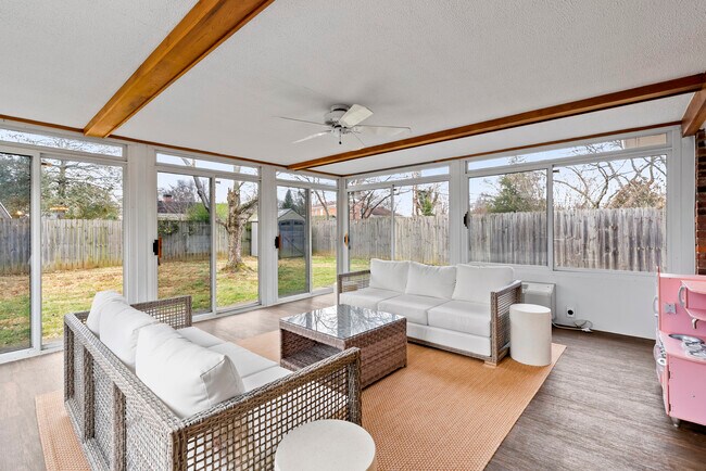 Building Photo - 8608 Whipps Bend Rd