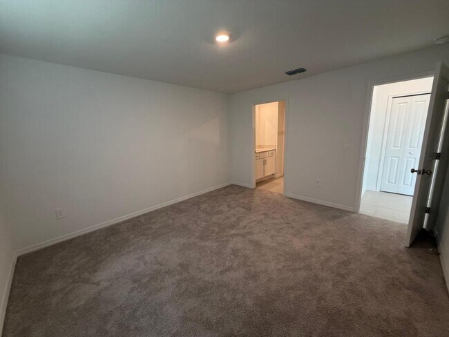 Building Photo - 2167 Lone Oak Ln