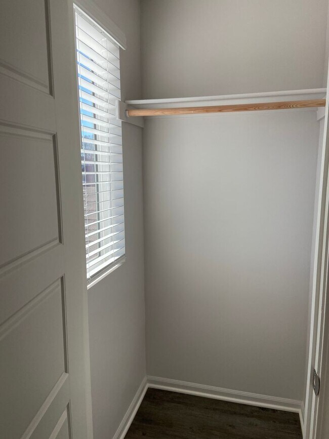Building Photo - Pre-Leasing Available — 3-Bedroom, 2.5-Bath Home in Spring Hill Coming Soon!