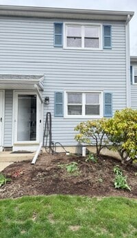 Building Photo - 11 Fredericksburg Ct