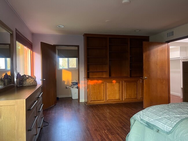 Building Photo - 22209 Tioga Pl