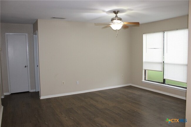 Building Photo - 229 Craddock Ave
