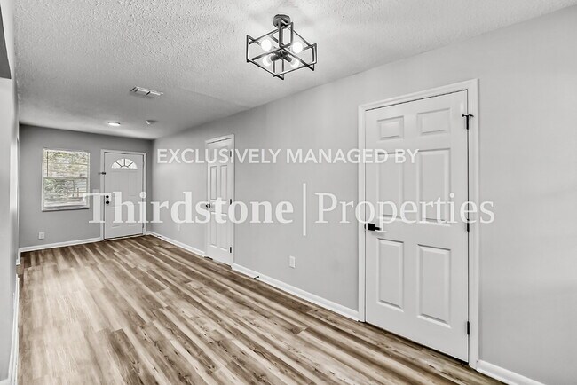 Building Photo - 1093 Prospect St