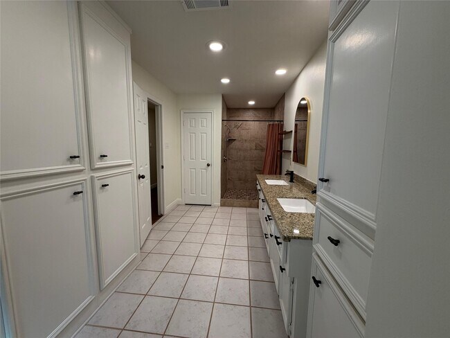 Building Photo - 7818 King Arthur Ct