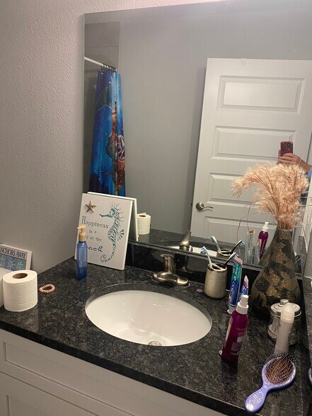 Building Photo - 9938 N Athenia Dr