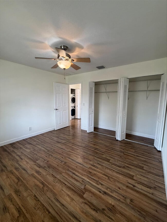 Building Photo - 2017 S Seacrest Blvd