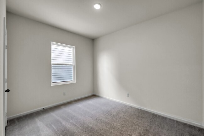 Building Photo - 15009 Ronan Dr