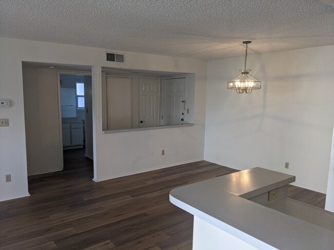 entry hall - 11672 Rochester Ave