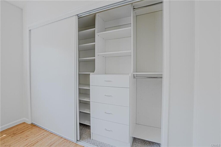 Building Photo - 2522 Voorhees Ave