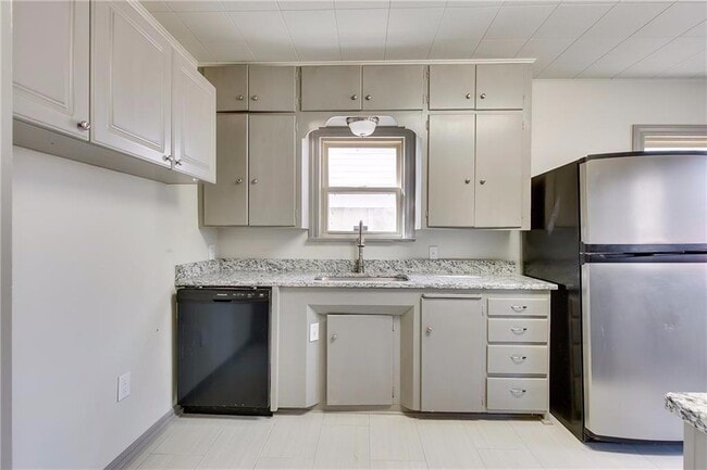 Building Photo - 2405 NW 32nd St