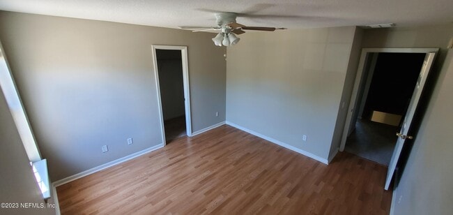 Building Photo - 401 Scrub Jay Dr