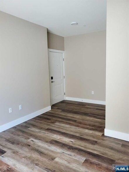 Building Photo - 545 39th St