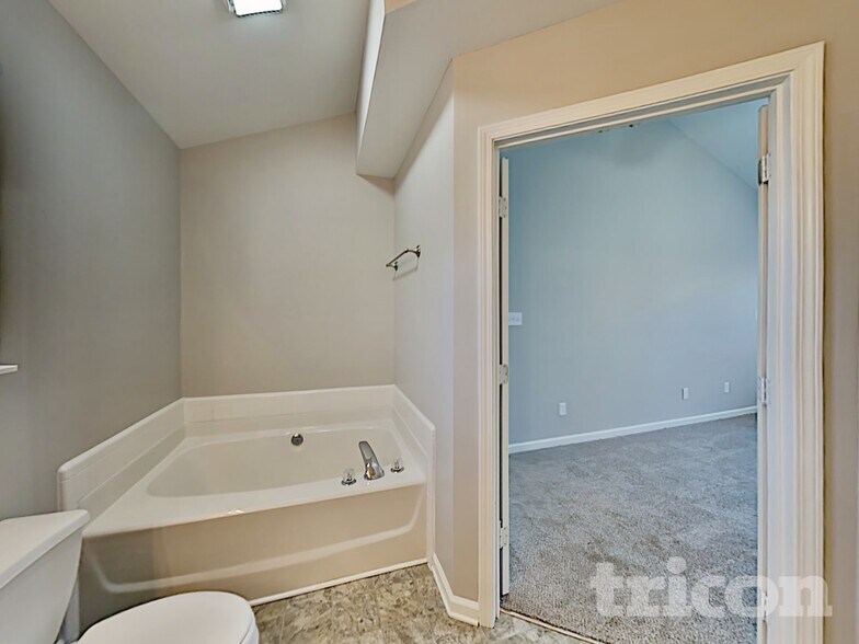 Building Photo - 3906 Windsorwood Ct