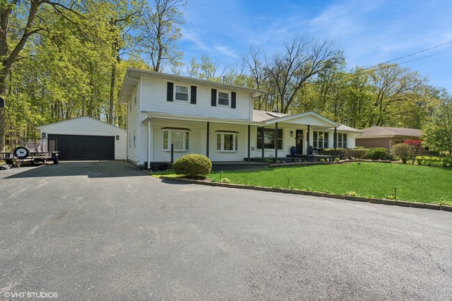 Building Photo - 11051 Elmwood Ct