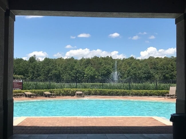 Building Photo - 6680 S Goldenrod Rd