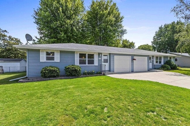 Primary Photo - 1581 Biemeret St