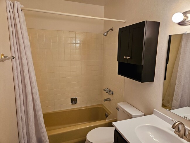 Building Photo - Newly remodeled Ranch Style Home With Huge...