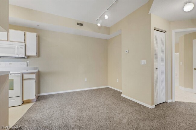 Building Photo - 6321 Aragon Way