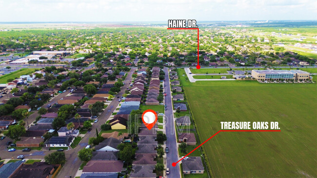 Building Photo - 1825 Treasure Oaks Dr