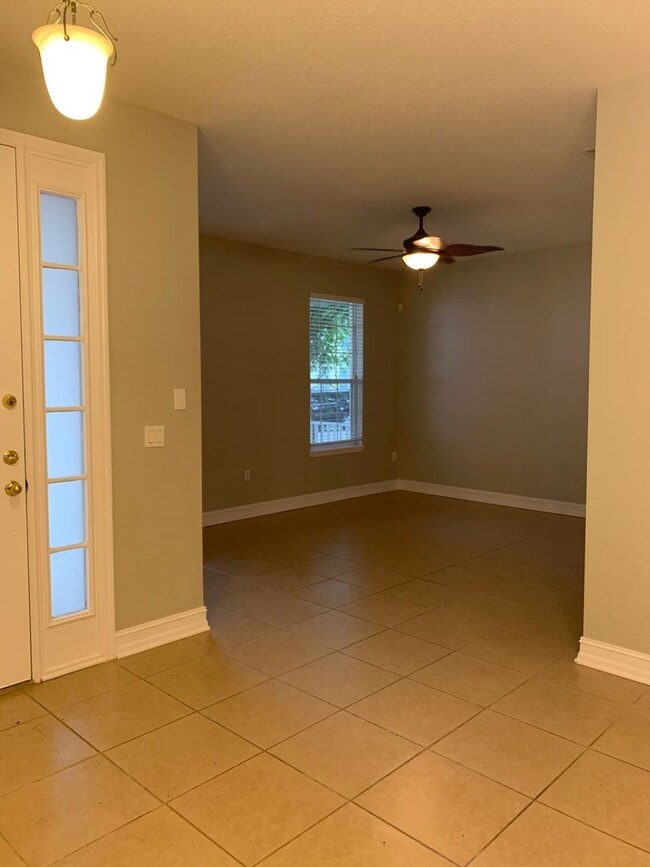 Building Photo - Adorable 2/2 Home in Harmony