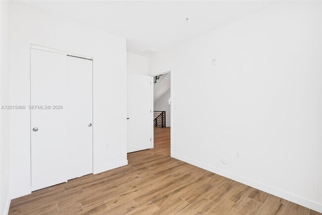 Building Photo - 515 NE 61st St