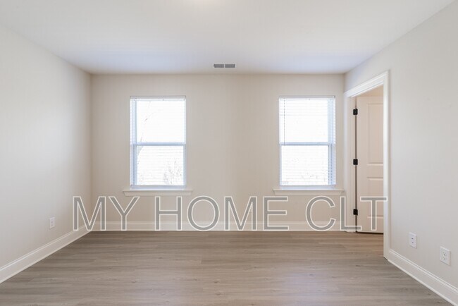 Building Photo - 3642 Trull St