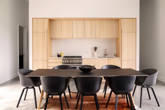 Building Photo - 279 Tompkins Rd