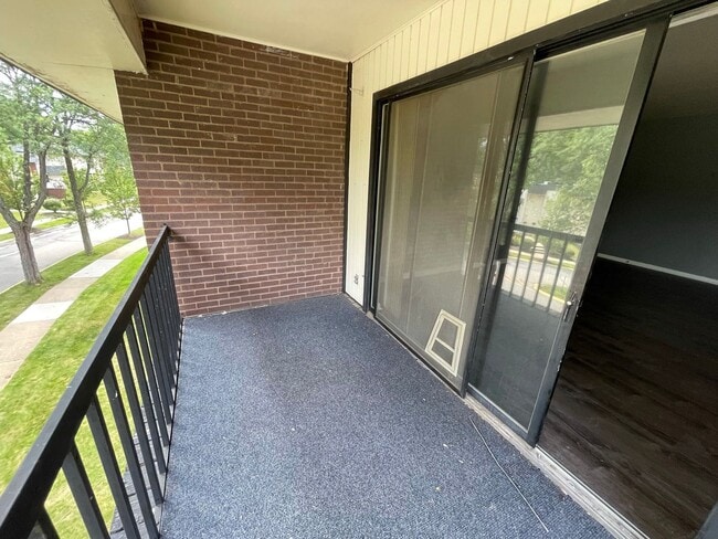 Building Photo - Fresh Updates! 1 Bed 1 Bath - Moon Twp