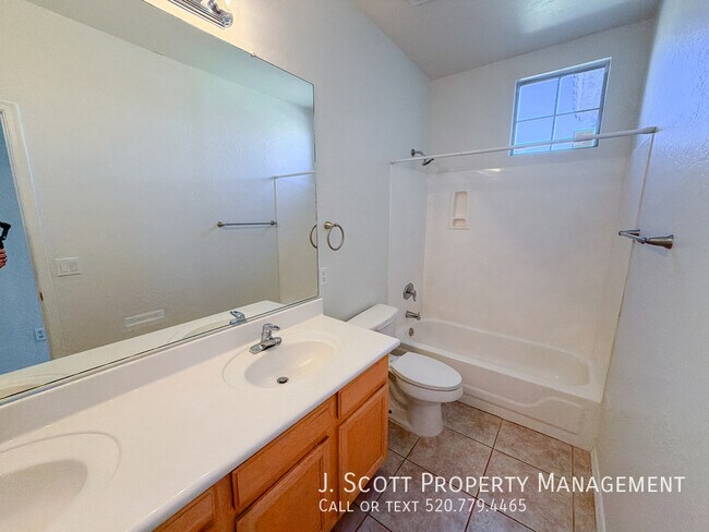 Building Photo - 279 W Desert Ave