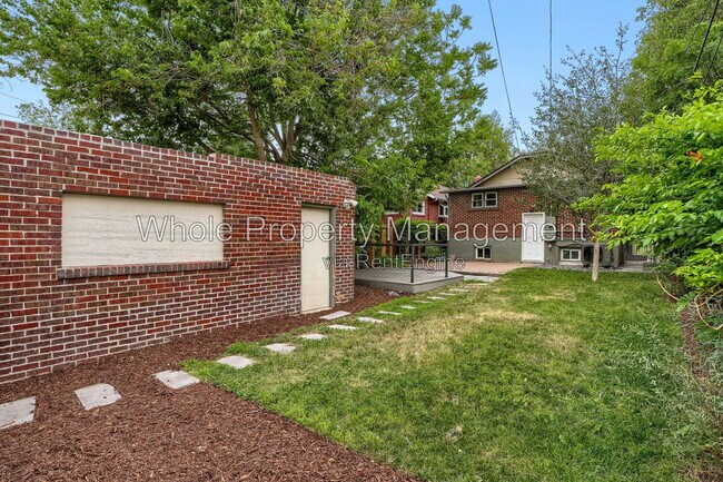 Building Photo - 3625 Vine St