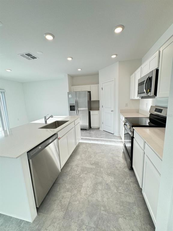 Building Photo - 724 Reggie Rd