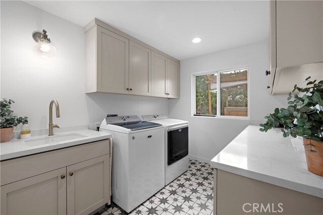 Building Photo - 3082 Rowena Dr