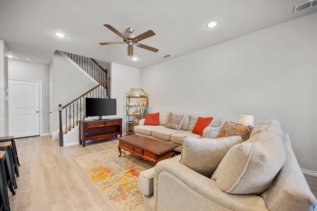 Building Photo - 3500 Brentwood Dr
