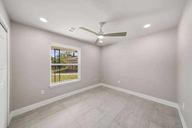 Building Photo - Fully Renovated 4-Bedroom in Northwest Houston with a Private Gated Drive