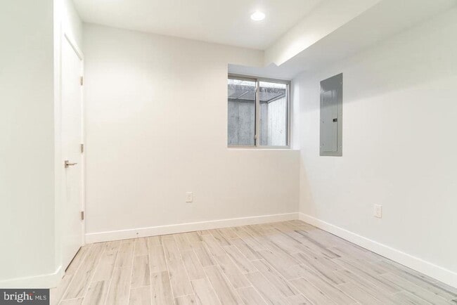 Building Photo - 2153 N Fairhill St