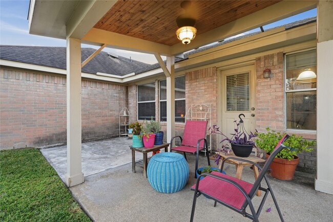 Building Photo - 5755 Lightstone Ln