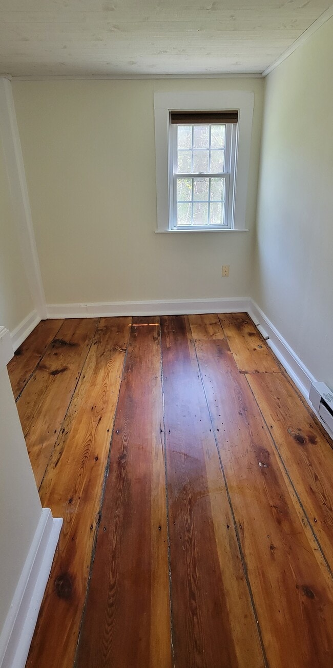 Building Photo - 45 Elm St